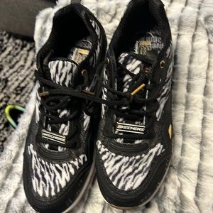 Women’s Skechers animal print 30 year celebration sneakers brand new